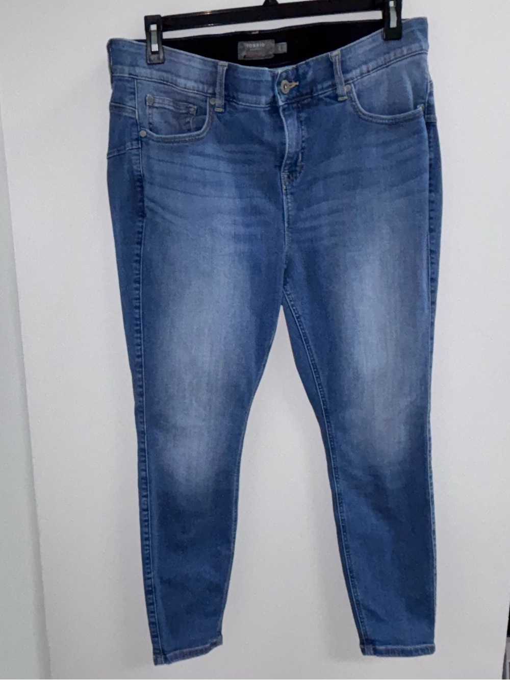 Torrid Bombshell Premium Stretch Skinny Jeans
Women’s Size 18S (18 Short)